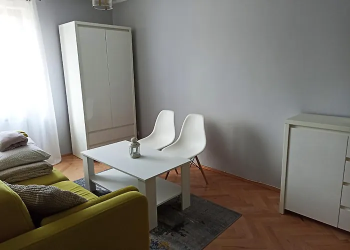 Δωμάτια σε οικογενειακή κατοικία Goscirada